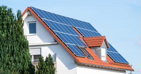 Panele fotowoltaiczne – cena instalacji w&nbsp;2022 roku